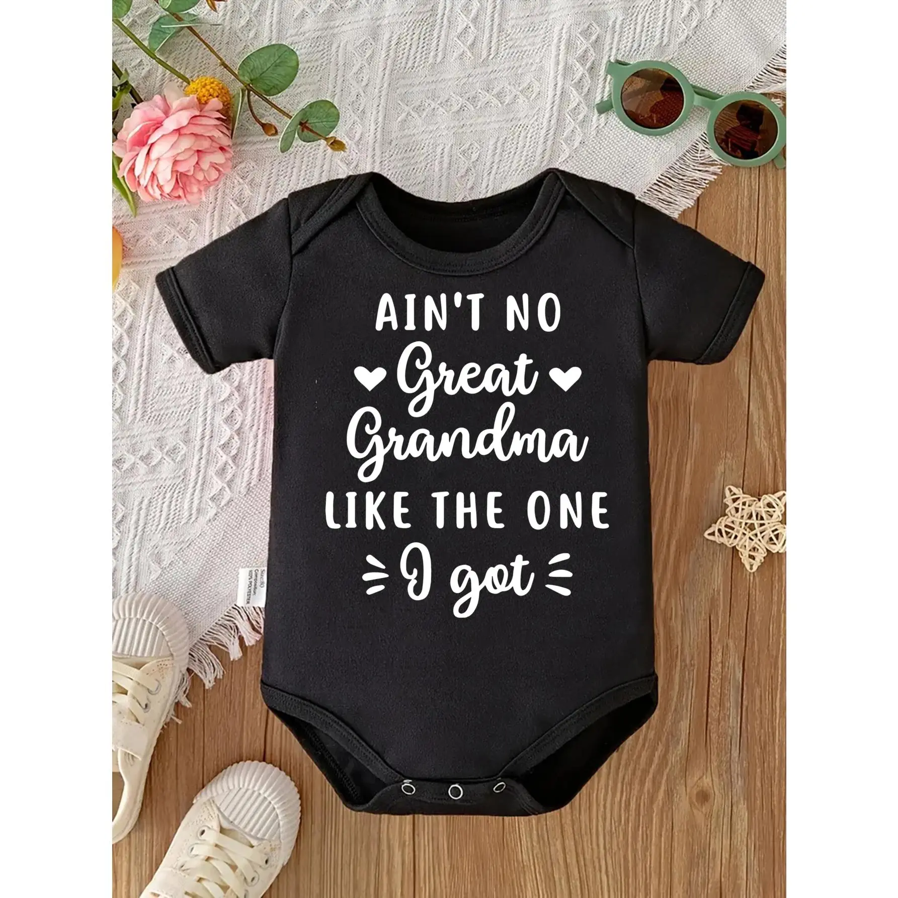 Cute Baby Bodysuit With Ain't No Great Grandma Like The One I Got Print Soft Versatile Round Neck Button Detail Regular Fit All Seasons Knitted Fabric Onesie
