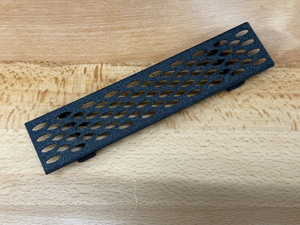 Vented blanking panel - 200mm for 1U server rack frame