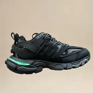 trendy LED dad shoes size 35-45 for well-worn men‘s and women's track height increasing LED sneakers knotted double laces washed effect chunky trainers with written size rechargeable multiple shining mode led shoes