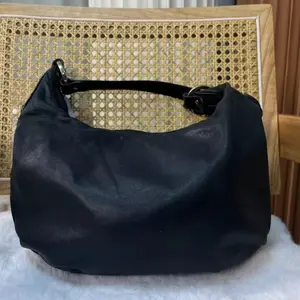 Pre-owned FENDI leather Shoulder Bags Vintage Hobo Small Black Shoulder Bag D7324