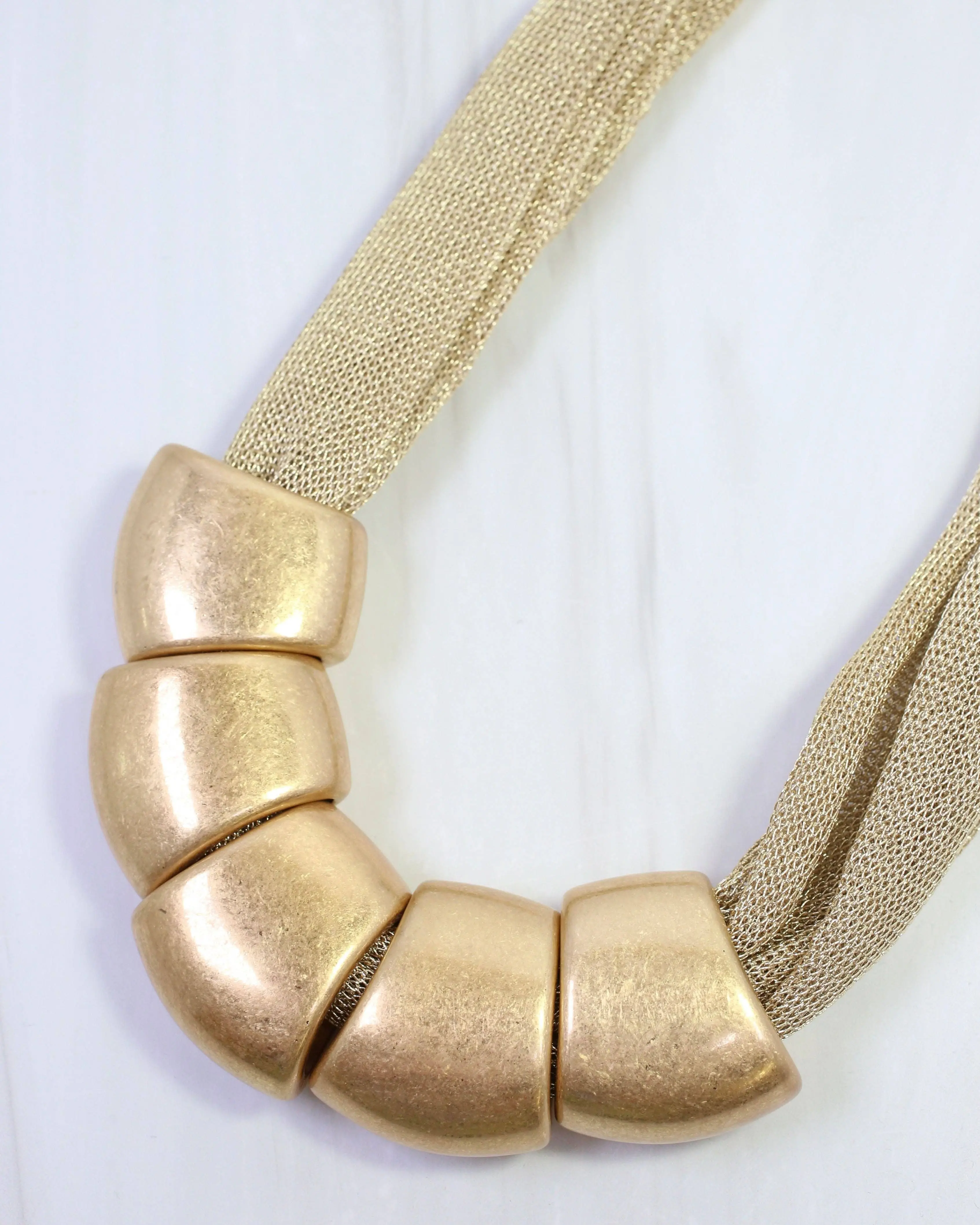Alexis Mesh Necklace Gold