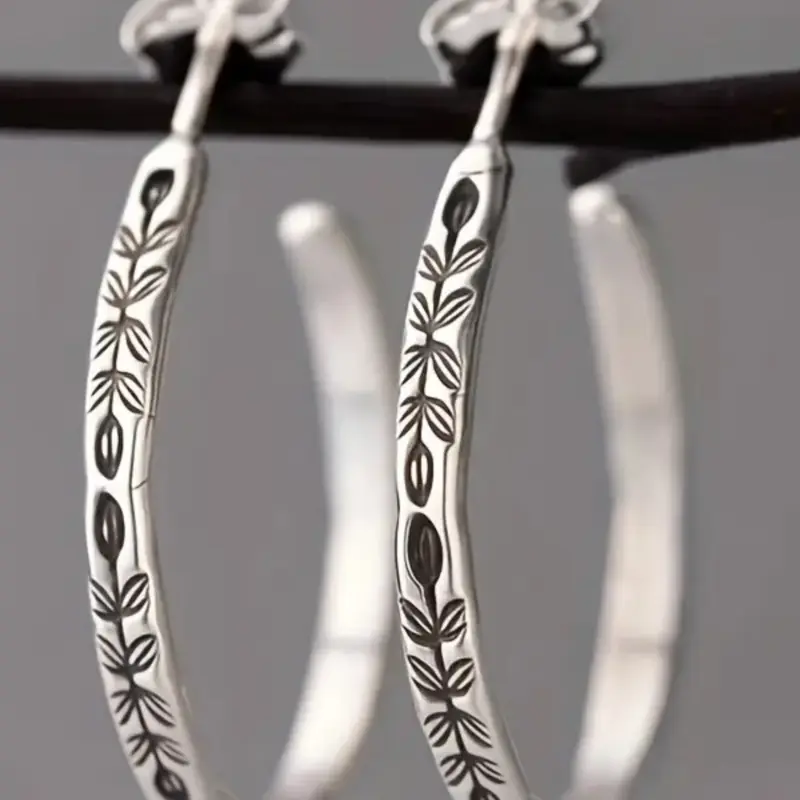 Women's Silver Color Leaf Vein Texture Dangle Earrings, Dangling Earrings, Vintage Unique Pattern Design, Elegant Jewelry for Daily Wear, All Season Wear, Party Ready, Versatile Earrings, Durable Alloy Material, Choking Hazard Safe, Hoop Earrings