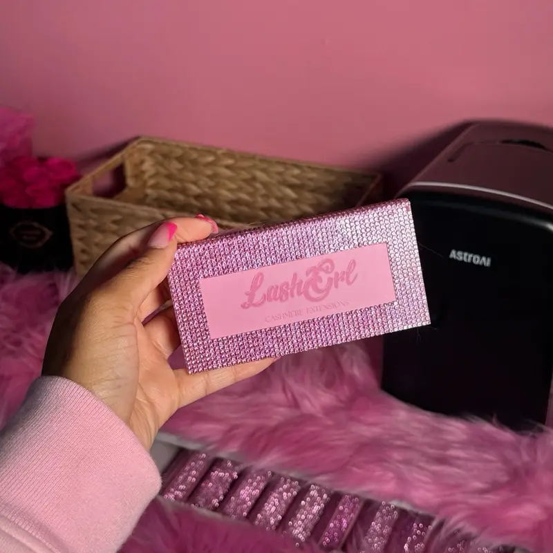 Lash Extension Trays Cashmere - Pink Color, Stylish Design for Eyelashes and Makeup, Ideal for Eyelash Extensions and Cosmetics Fluffy