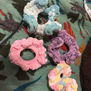 Crocheted Scrunchies - Soft and Stylish Hair Accessories in Pastel Colors for Everyday Use
