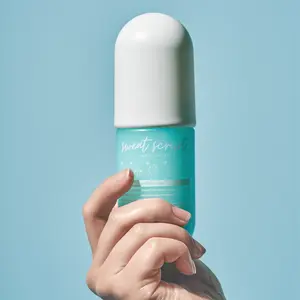 Sweat Script is the ultimate hair refresh spray, designed to absorb sweat and eliminate odor, giving you fresh, styled hair in minutes—no wash needed. Perfect for active lifestyles, it leaves no residue, saving time and keeping you confident all day.