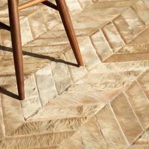 CHEVRON Beige Cowhide Rug