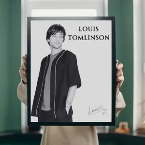 One Direction Louis Tomlinson poster with autograph, Gift for Her, Room Decoration, Minimal Wall Art, UNFRAMED