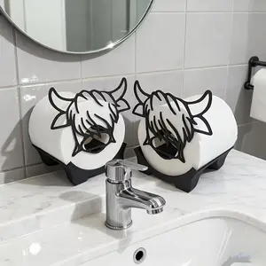 2-piece freestanding Highland cow-shaped toilet paper holder, stores rolls, both beautiful and practical, suitable for indoor and outdoor use, adds a fun atmosphere to the bathroom, small and cute, perfect for collecting, a choice for holiday gifts