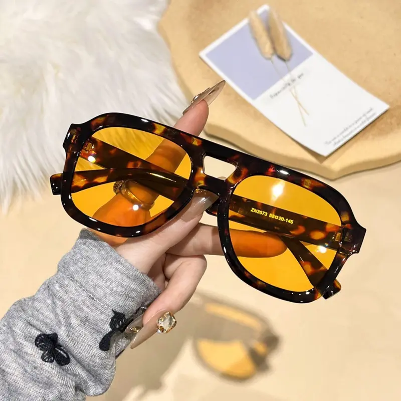 Classic Retro Double Bridge Fashion Sunglasses, Square Mirrored Shades for Everyday, Street, Parties, Pool Events, Couples, Outdoor, Beach Vacations, Vintage Trendy Sunglasses, Fashionable Sunglasses