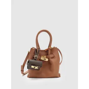 URBAN REVIVO 2026 Summer Chocolate Chain-Studded Contemporary Women's Faux Leather Handle Shoulder Handbag, Chocolate Women's Handbags, Chain-Studded Women's Handbags