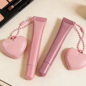 Portable Heart-Shaped Blush Tube, Refillable Lip Gloss Applicator, Travel-Friendly Makeup Dispenser, Essential for Daily Commute, School, Party