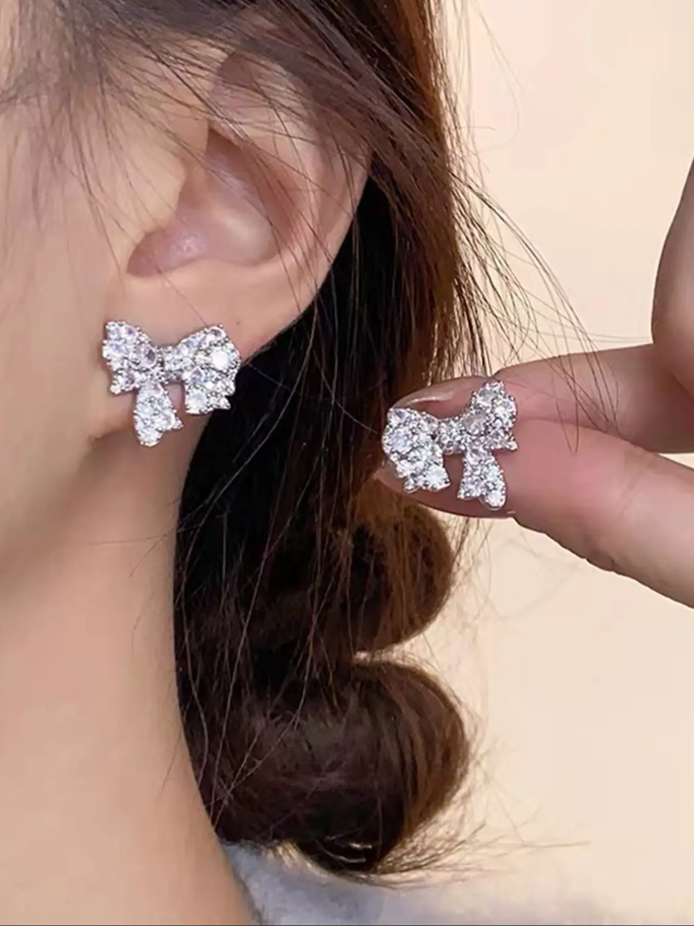 Elegant Bow Glass Rhinestone Stud Earrings for Women, Fashionable Design Suitable for Parties and Daily Wear, High Quality Earrings