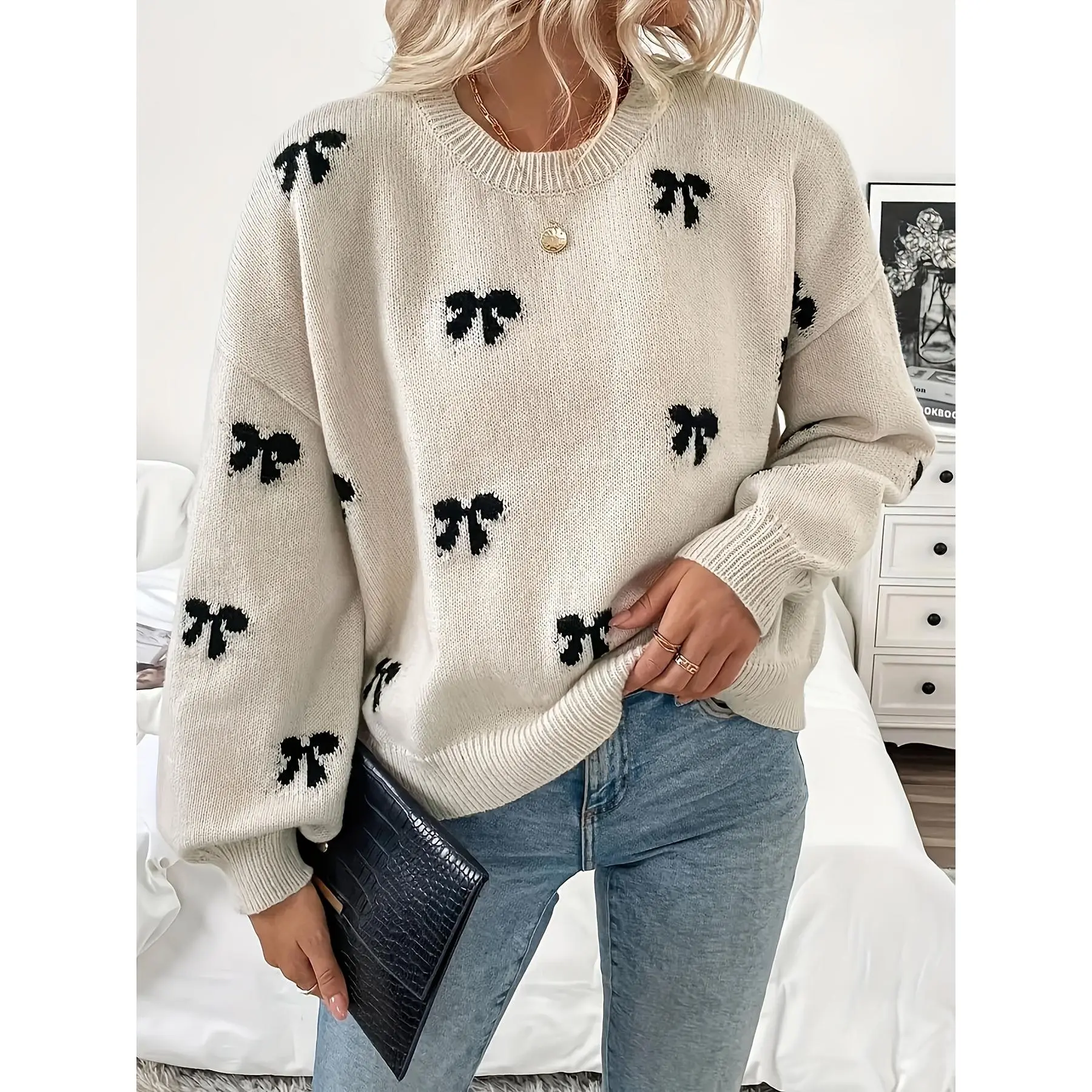 Women's Plus-Size Butterfly Pullover Sweater, Casual Crewneck Knitwear with an Oversized Fit and Lantern Long Sleeves for Fall Winter