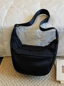 Versatile Lightweight Shoulder Bag, Fashionable Casual Crossbody Dumpling Bag, Adjustable Strap Bag, Perfect for Outdoor Sports, Daily Use