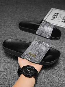 Men's Vintage Washed Denim Patchwork Slide Slippers, Retro Frayed Edge One‑Strap Casual Sandals, Non‑Slip Thick Soft Sole Slides for Summer Indoor Outdoor Daily Commute Wear