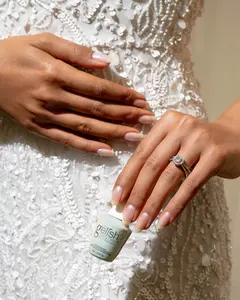 Gelish MINI Izzy Wizzy, Let's Get Busy - Iridescent Effect, Long-Lasting Soak-Off Gel, Vibrant Color, Chip-Resistant, High Shine, Professional Salon Quality, 9mL.