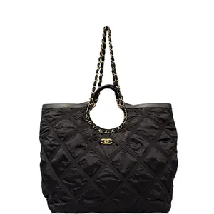 Pre-owned CHANEL Leather tote bags Quilted Grosgrain Maxi Lifestyle Shopping Tote Nylon Black (jd032326a0)