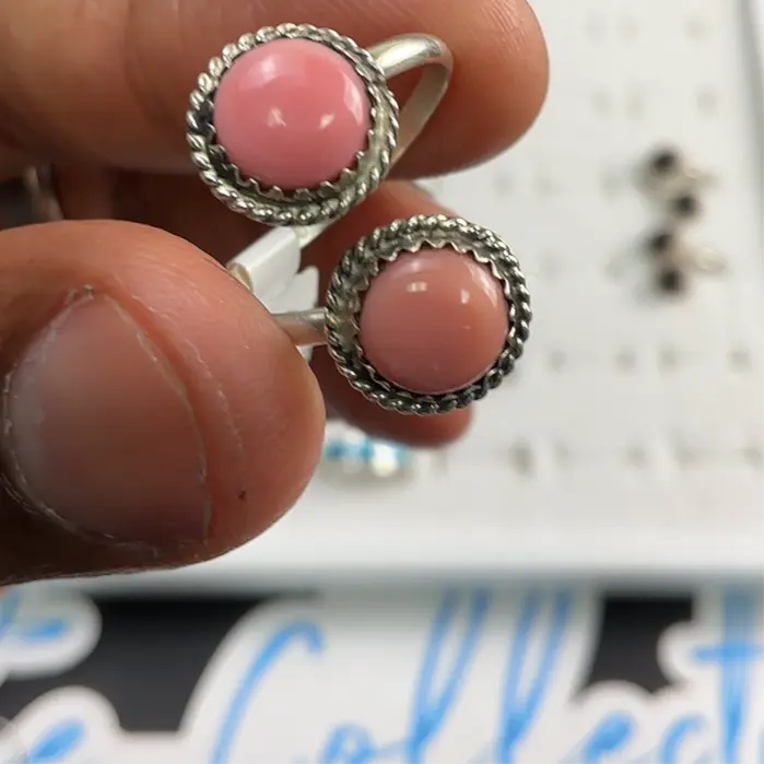 Shoshana - Tik Tok Thingy - Native Queen Conch Ring - Ester White