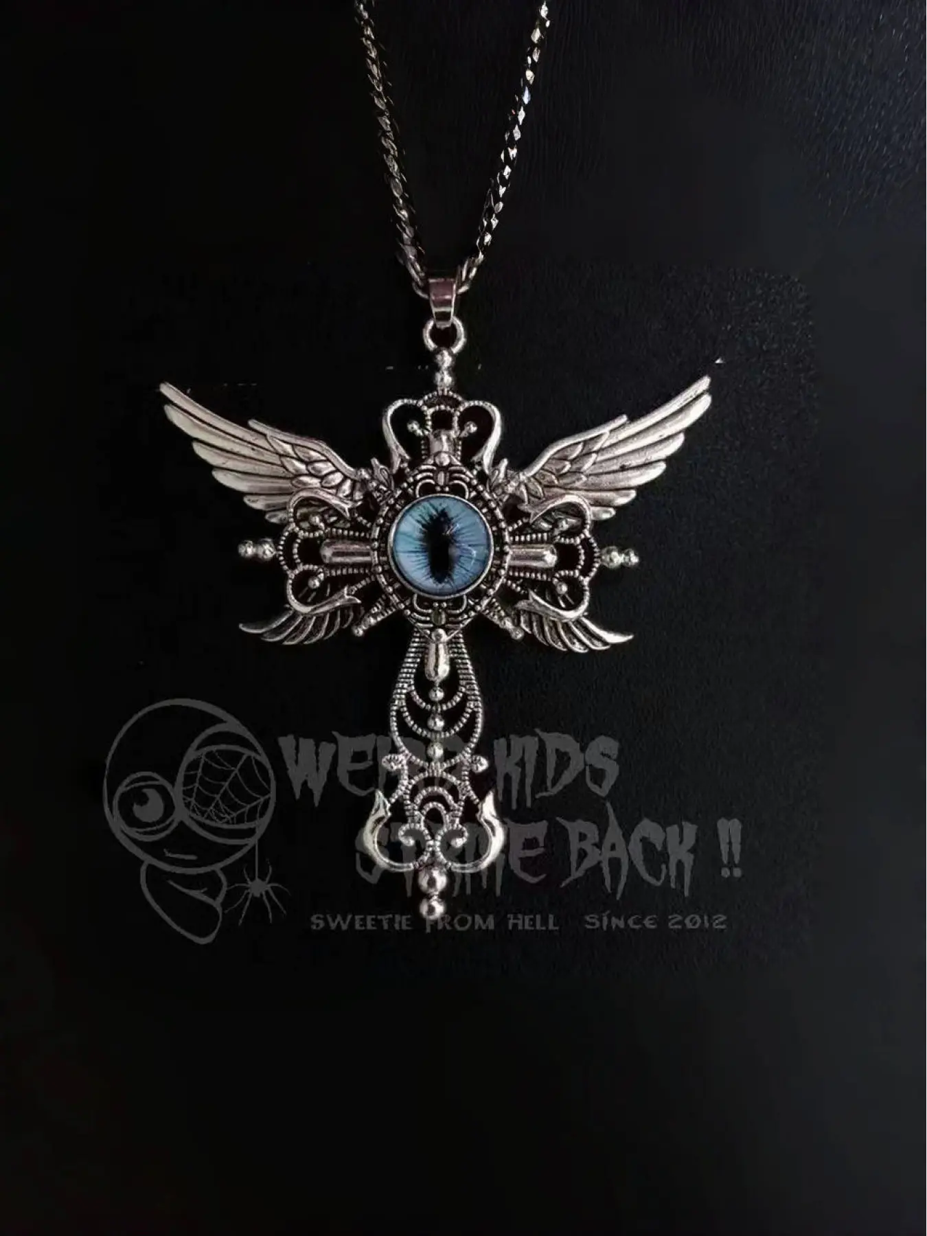 Gothic Cross Wing Necklace, Halloween Devil Eye Dark Personality Jewelry, Punk Style Alloy Chain, All Seasons Wear, Cross Necklaces, Gothic Theme