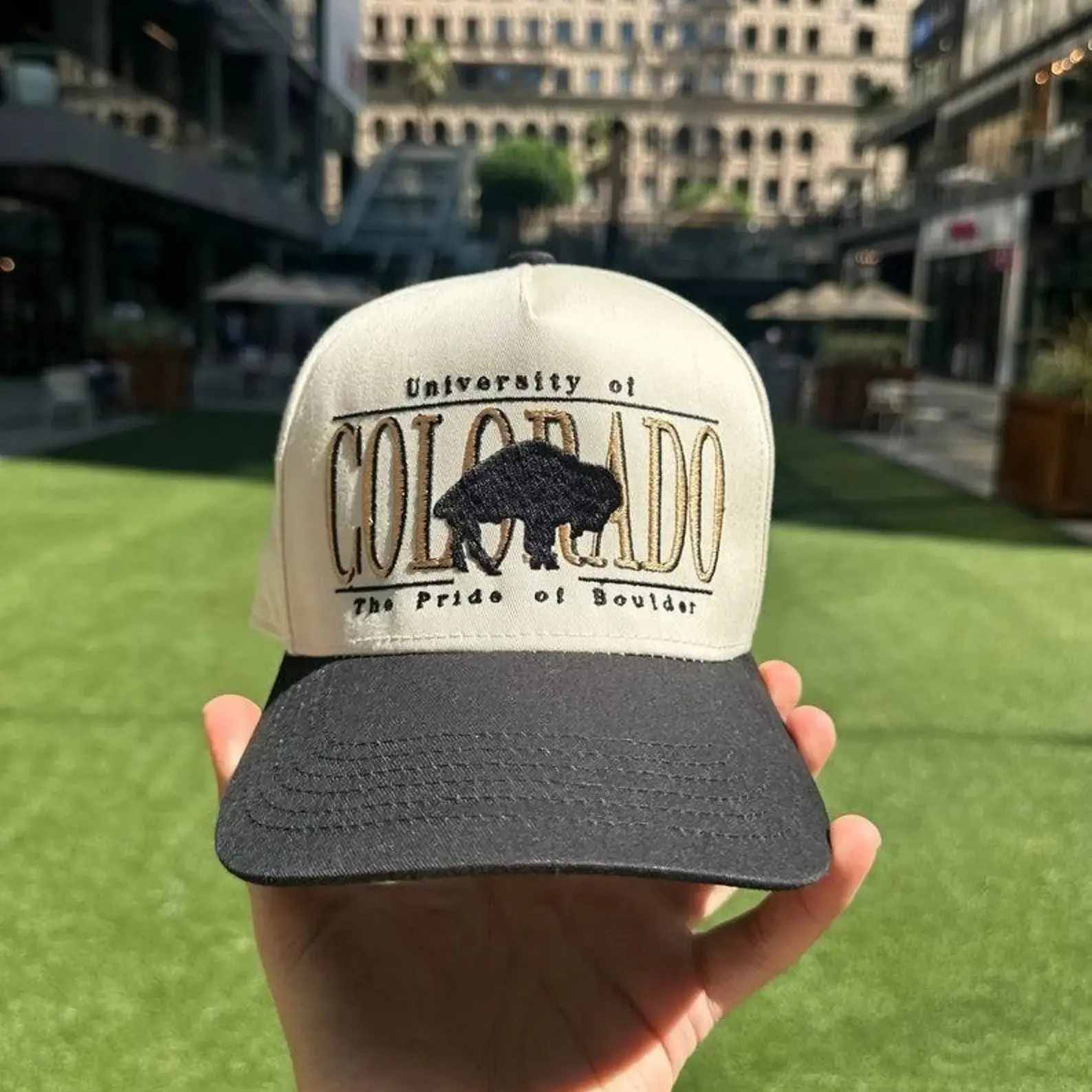 0s Vintage Colorado Buffalo Snapback Hat University of Colorado Official Merch Embroidered Retro Trucker Cap, Streetwear Baseball Hat for Men Women, Trendy 2026 Gift for Him