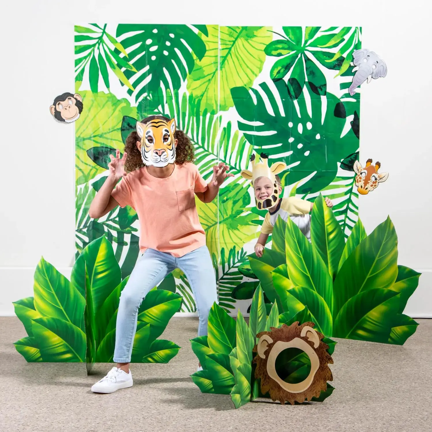Jungle Animal Photo Booth Backdrop & Props Kit - 28 Pc.