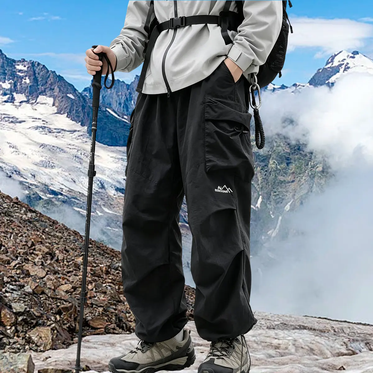 Men’s multi-pocket loose cargo pants, breathable and quick-drying outdoor workwear for hiking and camping, featuring a wide-leg design suitable for mountaineering, fishing, and everyday streetwear; men’s clothing, men’s hiking pants.