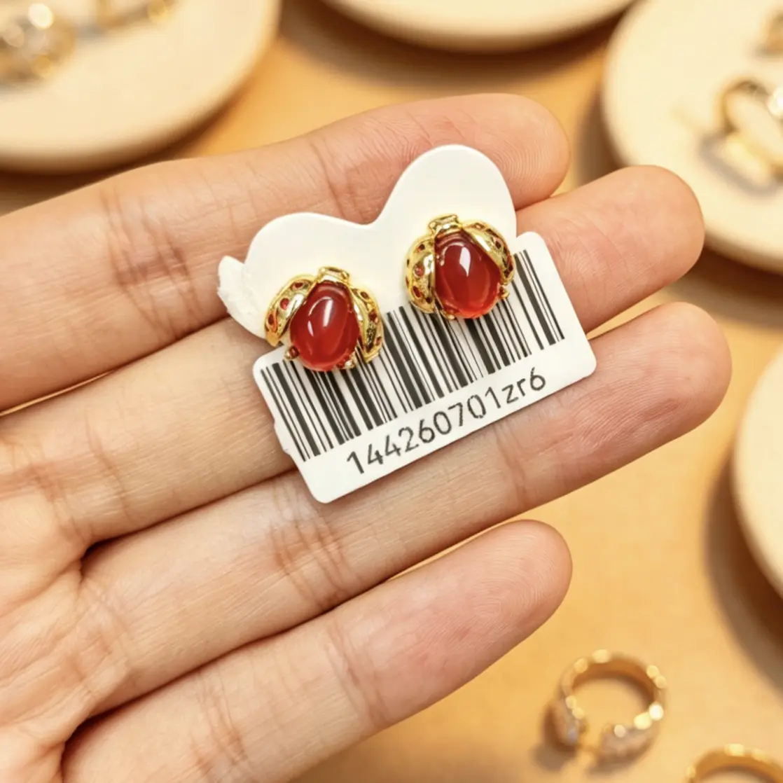 Lvy(15358)gc.Cute ladybug red agate studs for good fortune!
