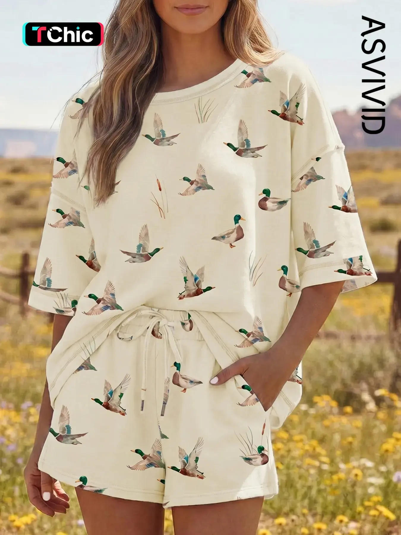 Women's Casual Mallard Duck Print Oversized Fit Short Sleeve Summer Top Tee and Drawstring Pocket Shorts Set, 2-Piece Set, All Seasons Wear