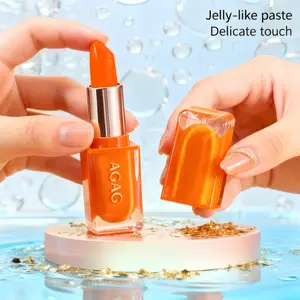 Carotene Lip Balm creates a unique color for everylip, making lip lines less noticeable and adding a touch ofambiance with its temperature-sensitive color-changingeffect.