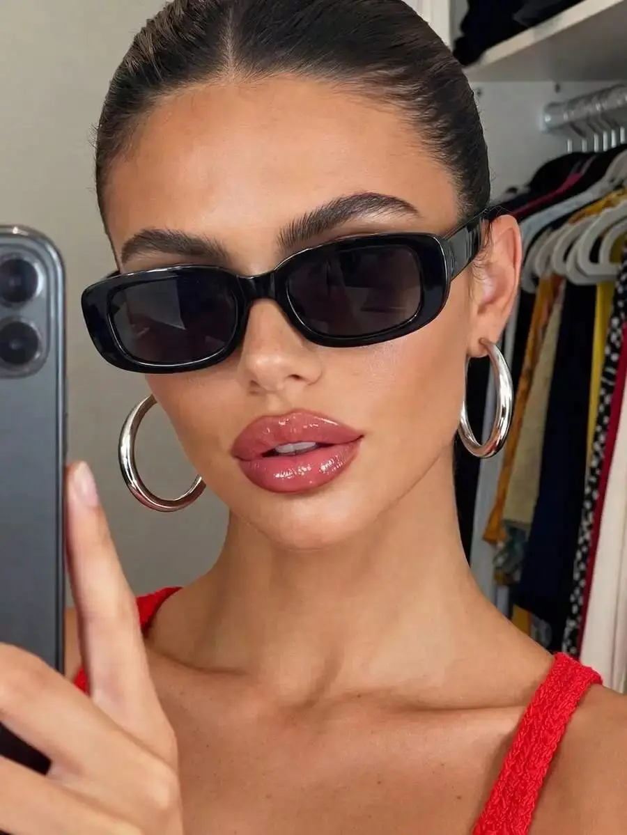 Muted Lens Black Rectangle Sunglasses — UV400 Sleek Frame