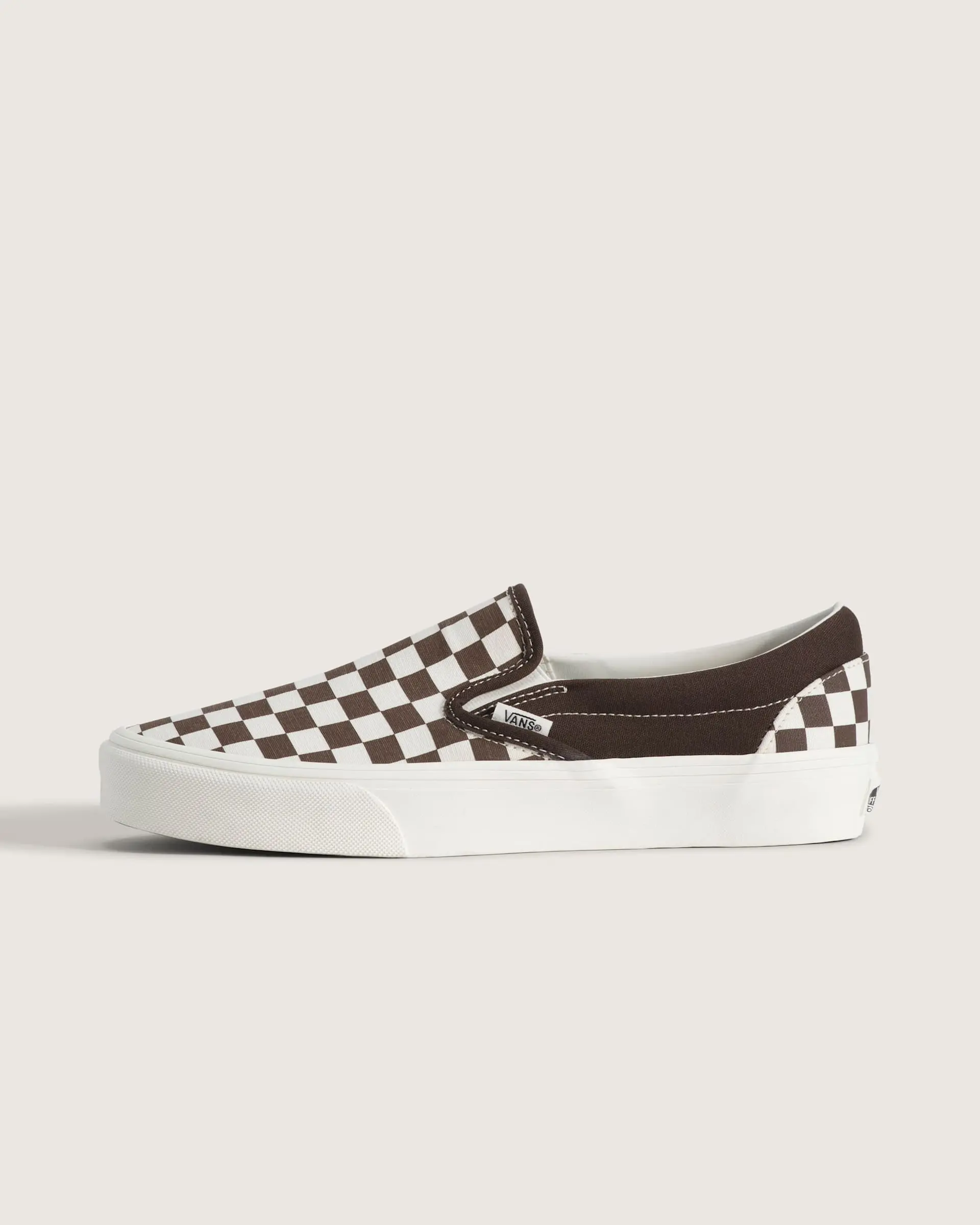 Vans Unisex Classic Slip-On Low Top Shoe