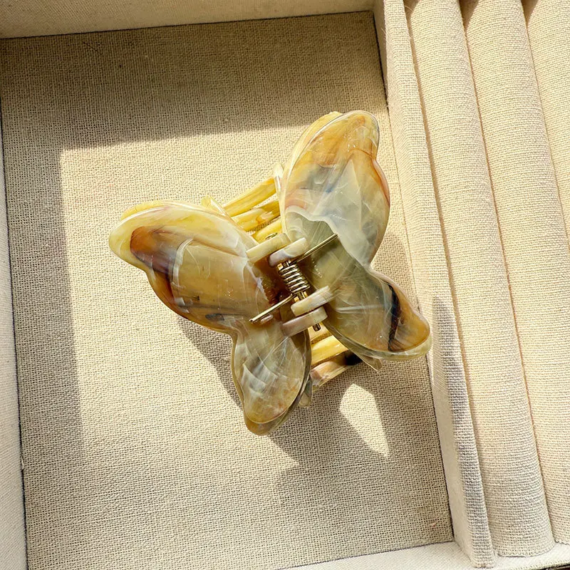 Double layered butterfly (light coffee b