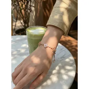 Women's Four-Leaf Clover Bracelet with Sparkling Quartz, Adjustable Allergy-Free Waterproof Design, Rose Option Available, Flower Design Bracelet Tarnish Free Elegant Bangle