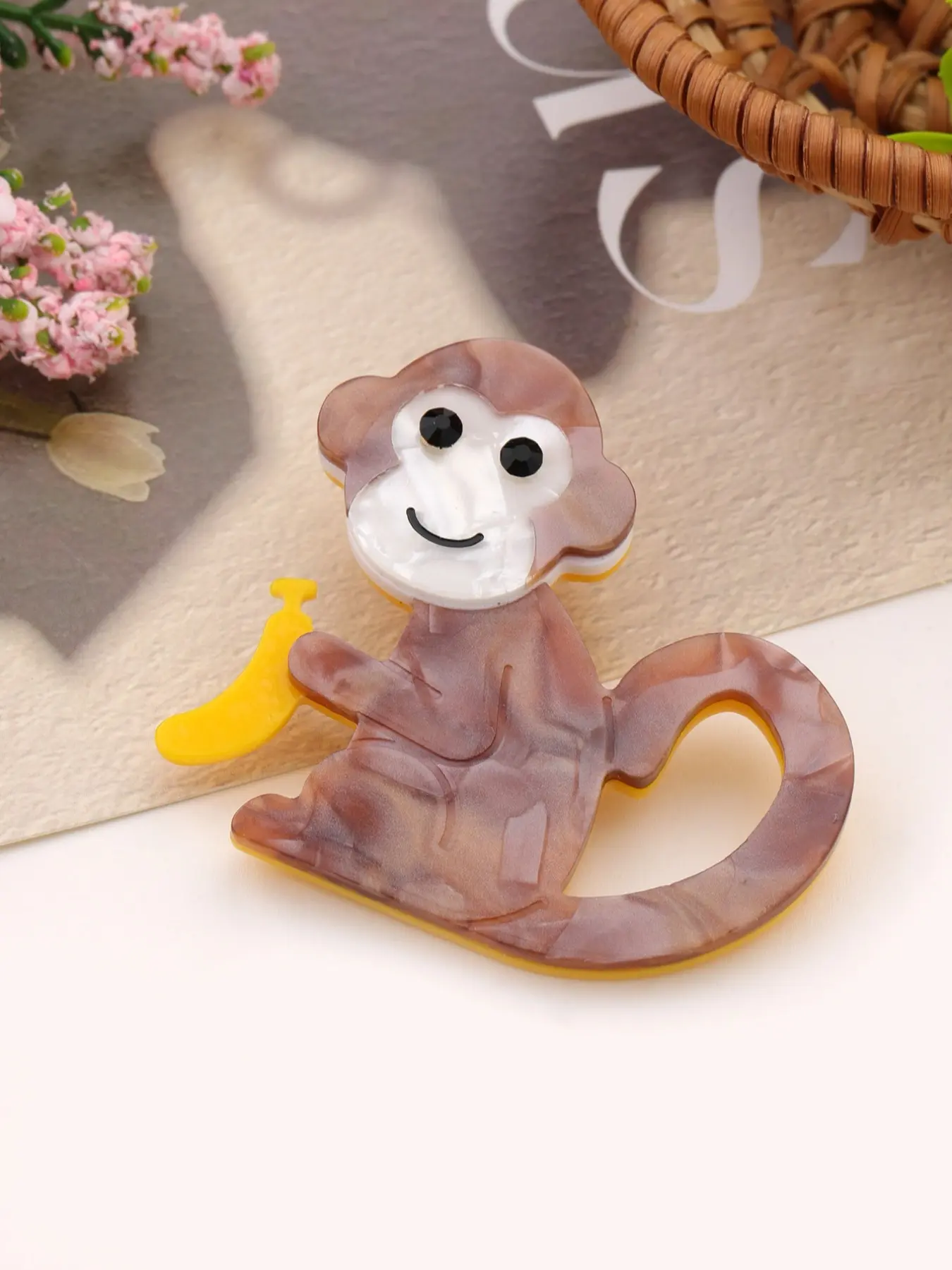 1 handcrafted original design fashionable girls' hair clip, acrylic material animal monkey-shaped hair clip, simple side clip in European and American style, cute hair accessory for daily wear, gift box packaging, Hair Clip For Pigtails