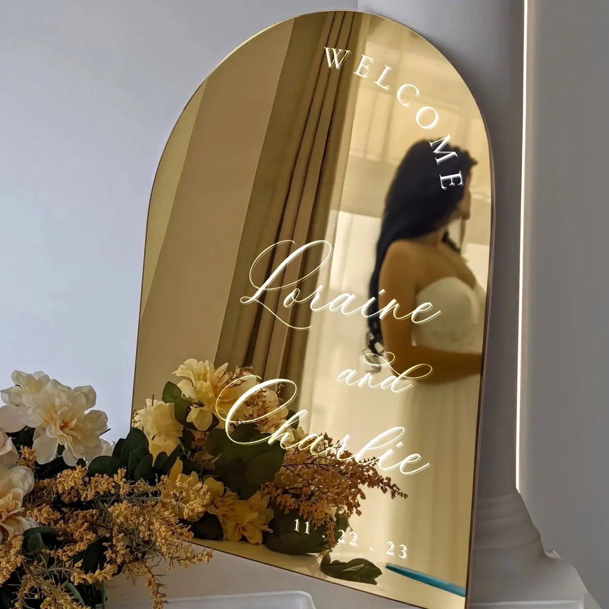 Custom Arched Gold Mirror Wedding Welcome Sign — Personalized Acrylic