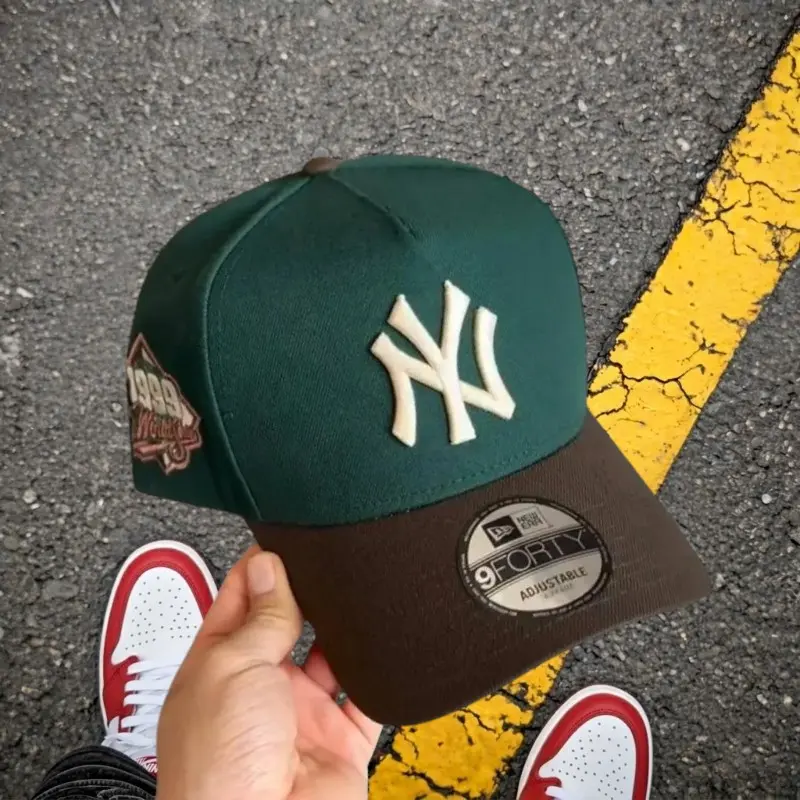 New Era MLB LA Dodgers & NY Yankees 9FORTY 59FIFTY Snapback Adjustable Baseball Cap Beige Brown Embroidered New York Yankees Logo Curved Brim Adjustable Unisex Baseball Hat Retro Vintage Streetwear Look USA Urban Fashion Trend 2026