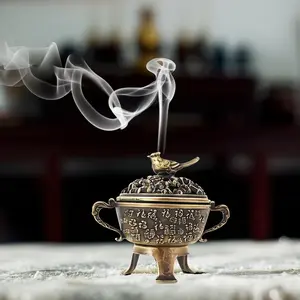 Mini Sandalwood Incense Burner with Lid, Lucky Magpie Design, Decorative Metal Tripod, Perfect for Home Office Decoration