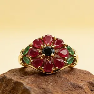 Women's Vintage Floral-Shaped Cluster Style Bold Ring - Multi-Color Synthetic Cubic Zirconia Cocktail Ring, Vintage Garden Jewelry Gift, Vintage Rings, Cubic Zirconia Rings