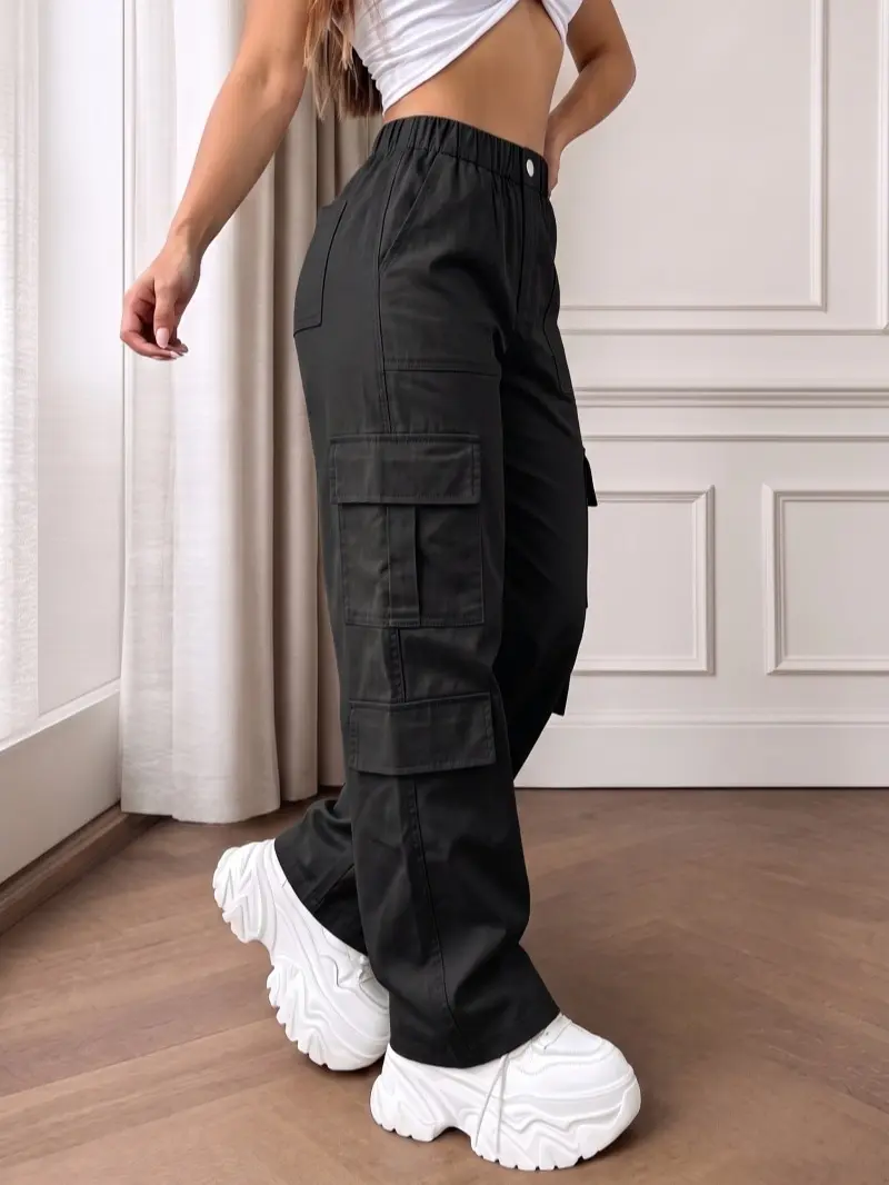 Clean Gent women’s solid-color cargo pants with multiple pockets—lightweight for summer, featuring an elastic waistband with drawstring and zipper closure, wide-leg casual athletic design; knee-length shorts suitable for everyday outings, outdoor activiti