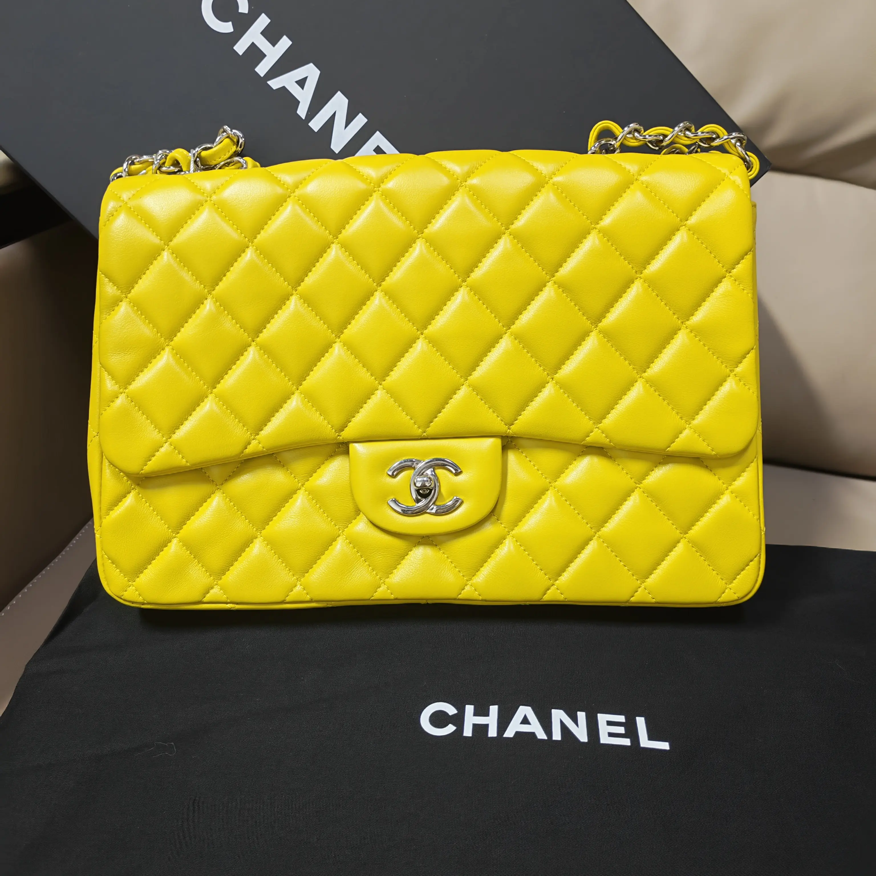 Pre-owned France Crossbody Bags Chanel – Yellow Classic Flap (CF)（SZ 17956）