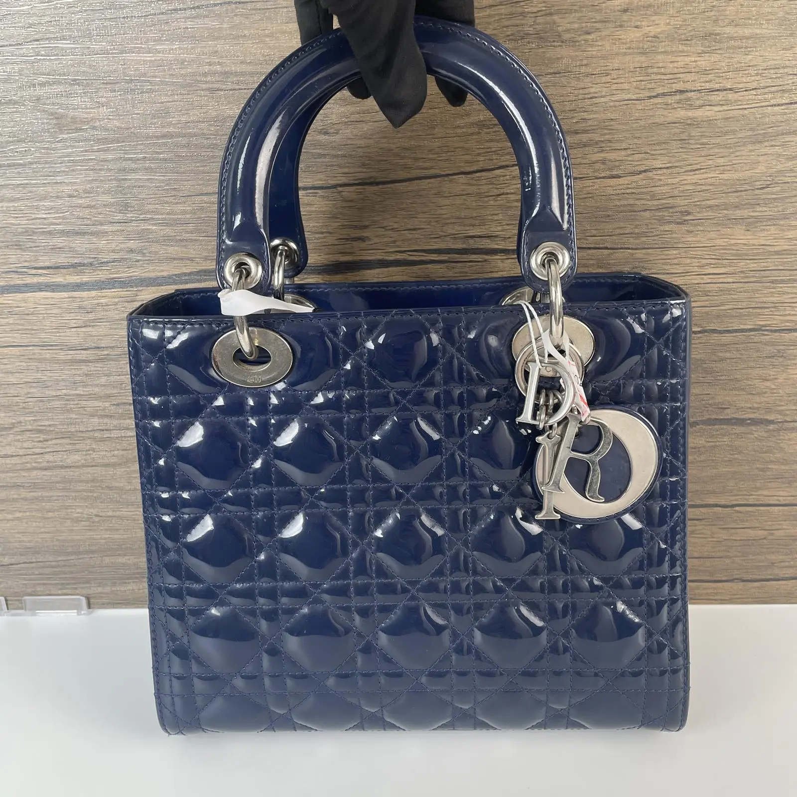 Pre-owned Dior Patent Calfskin Leather Crossbody Bags Medium Lady Dior, navy blue patent calfskin with iconic Cannage stitching and silver hardware.+charm+++