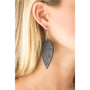 Groovy Grove - Black Earrings - Paparazzi