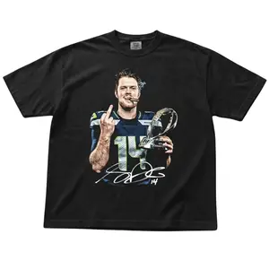 Funny Sam Darnold Midlle Finger Meme TShirt