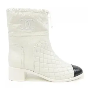 Pre-owned CHANEL Calfskin Small Leather Goods Crumpled Short Boots