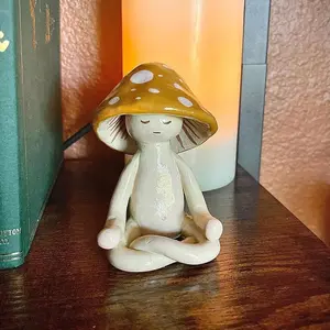 Cute Resin Craft Mushroom Decorative Figurine, Desktop Ornament for Home Living Room Garden Courtyard, Meditative Yoga Zen Decoration