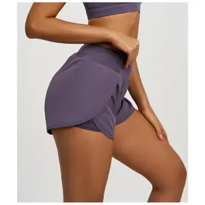 Two-piece sports shorts for women, with concealed side pockets to prevent showing of underwear, loose running, fitness and yoga shorts