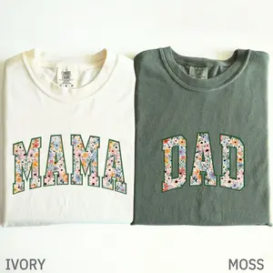 Comfort Colors Floral Mama & Dad T-Shirt, Matching Mama Dad Shirts, Pregnancy Announcement Tee, New Mom Shirt, New Dad Outfit, Mom Dad Gift, Floral Parents Tee