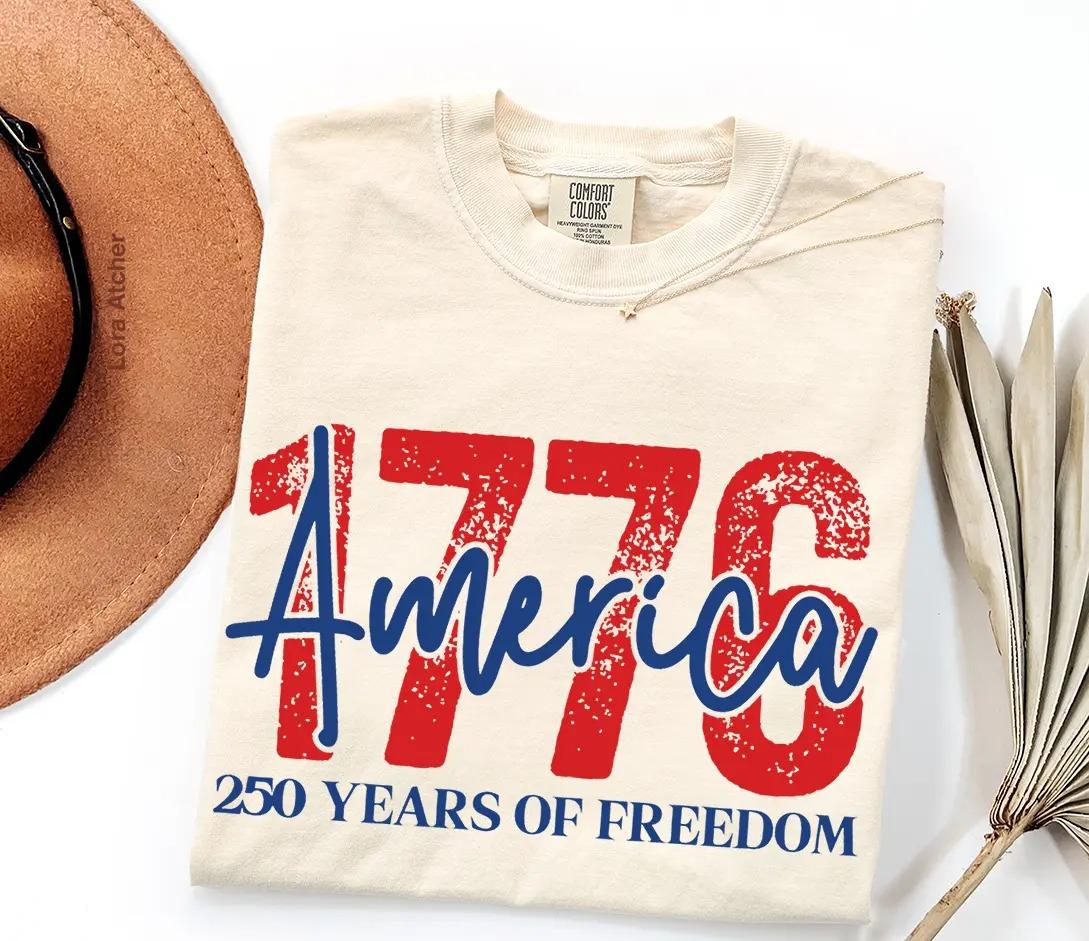 Women’s Comfort Colors Cotton Ribbed Round Neck Basic Loose Fit Stars and Stripes Vintage Retro 1776 USA Flag T-shirt – America 250th Anniversary Independence Day Patriotic Gift Top, Loose Fit Shirts, Graphic Print