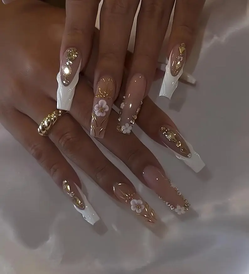 Luxury White Flower Gold Charm Press On Nails