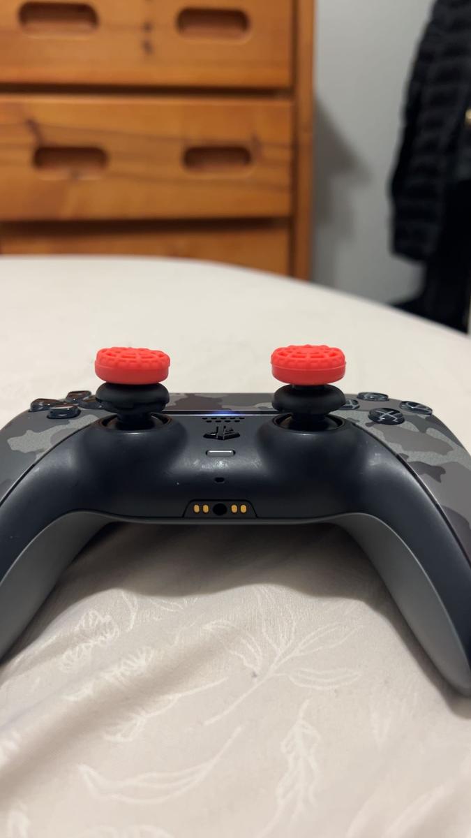 Item: Blue & Red, PS5 | PS4